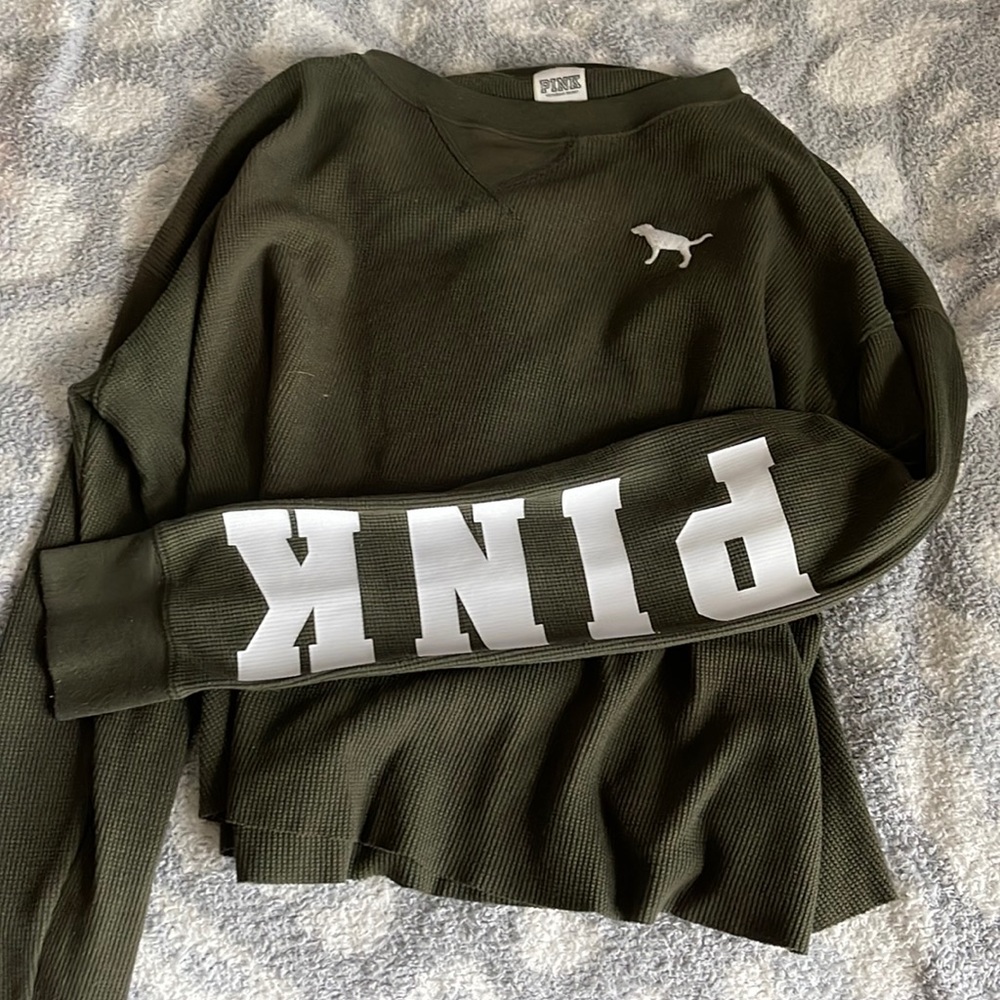 Size med., dark sage green crop top long sleeve.